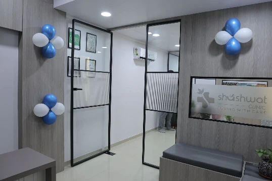 Shashwat Clinic interior and consultation area in Vadodara